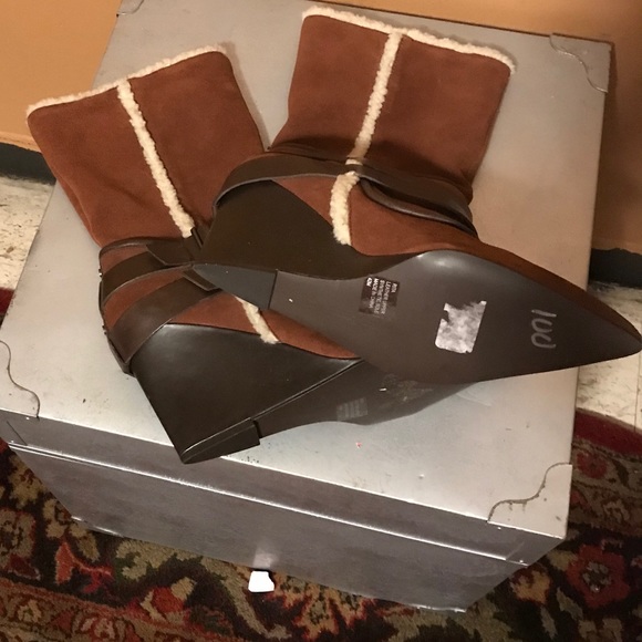 Boots - Picture 3 of 3